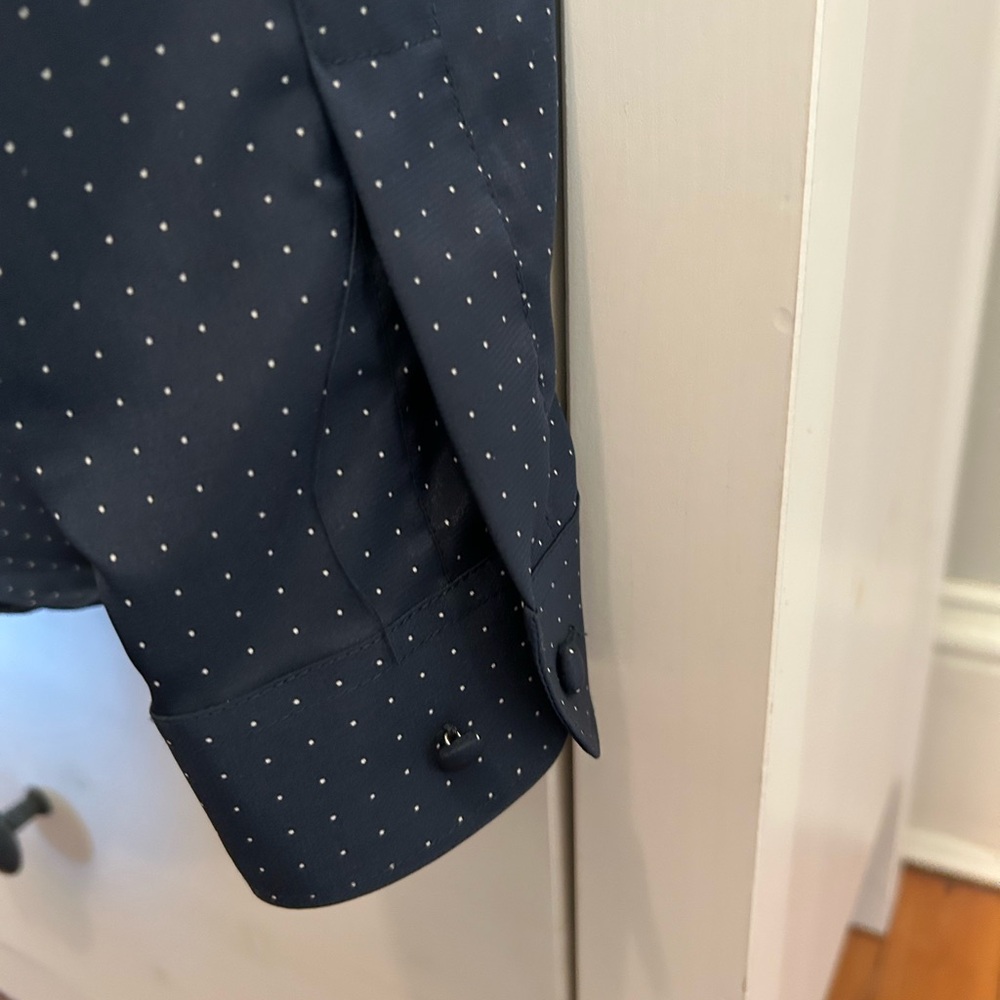 Foxcroft women’s button-up blouse, size 12 navy polka dot with removable bow tie - Picture 9 of 10